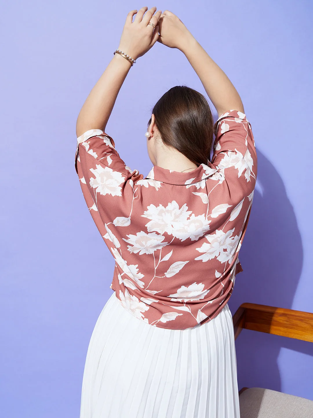 Berrylush Women Plus Size Brown & White Floral Printed Spread Collar Neck Batwing Sleeve Polyester Curved Hem Regular Shirt