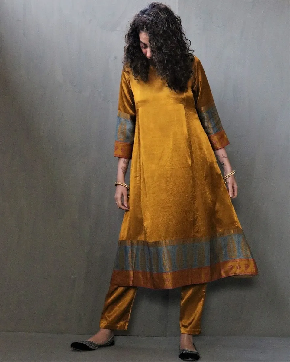 Mariglow Handprinted Mashru Silk Kurta Set