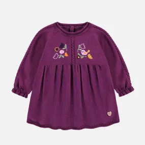 Robe en tricot mauve foncé avec broderies, bébé || Dark purple knit dress with embroidery, baby