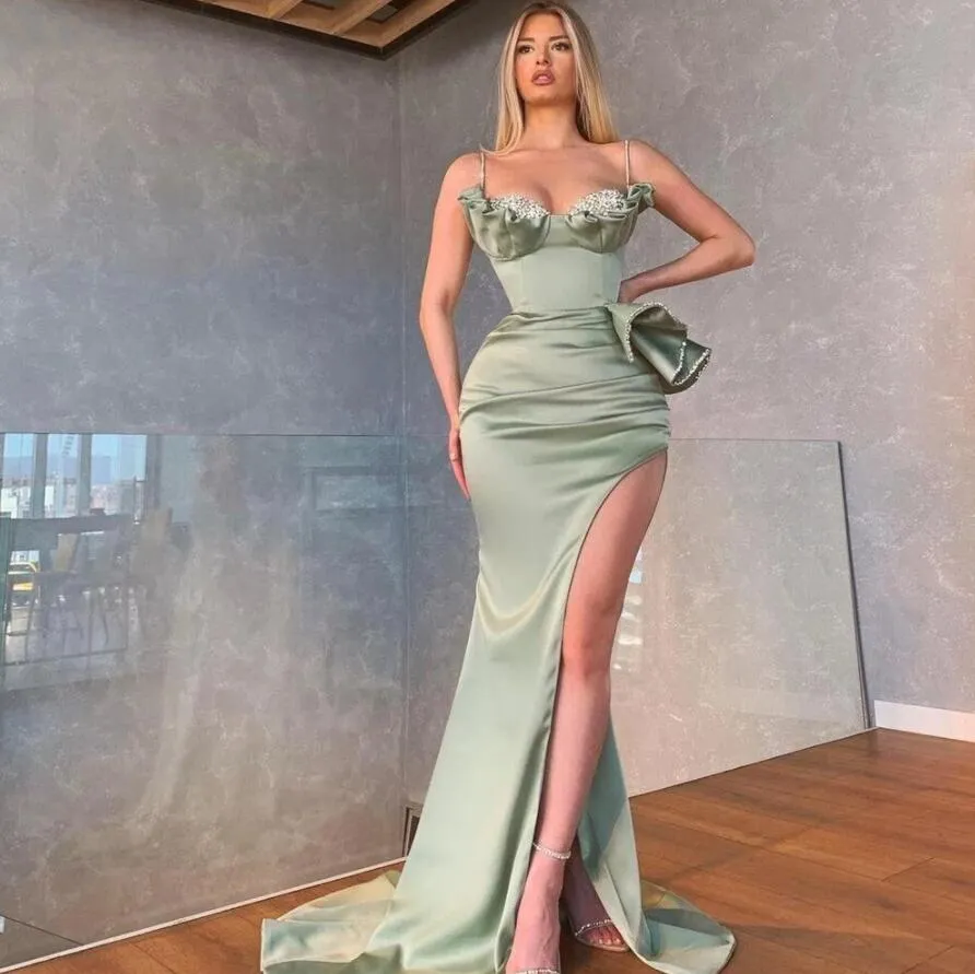 Spaghetti-Straps Sweetheart Mermaid Prom Dress Split With Beadings